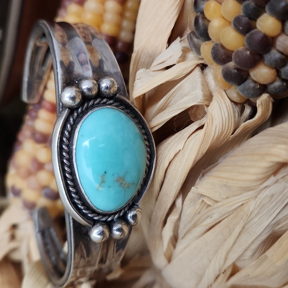 Stunning Vintage Native American Navajo Turquoise and Sterling Bracelet π - Picture 3 of 15